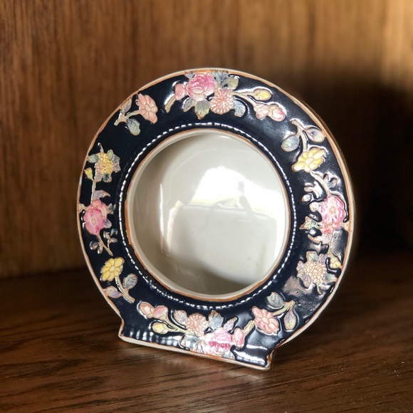 Circle Floral Ceramic Frame - Picture 2 of 7